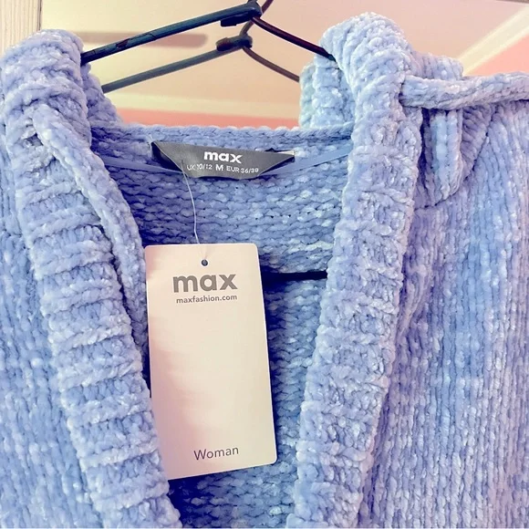 Very Soft warm hoodie in Size UK 12 by Max. Sky blue colour with front pockets - Picture 5 of 6